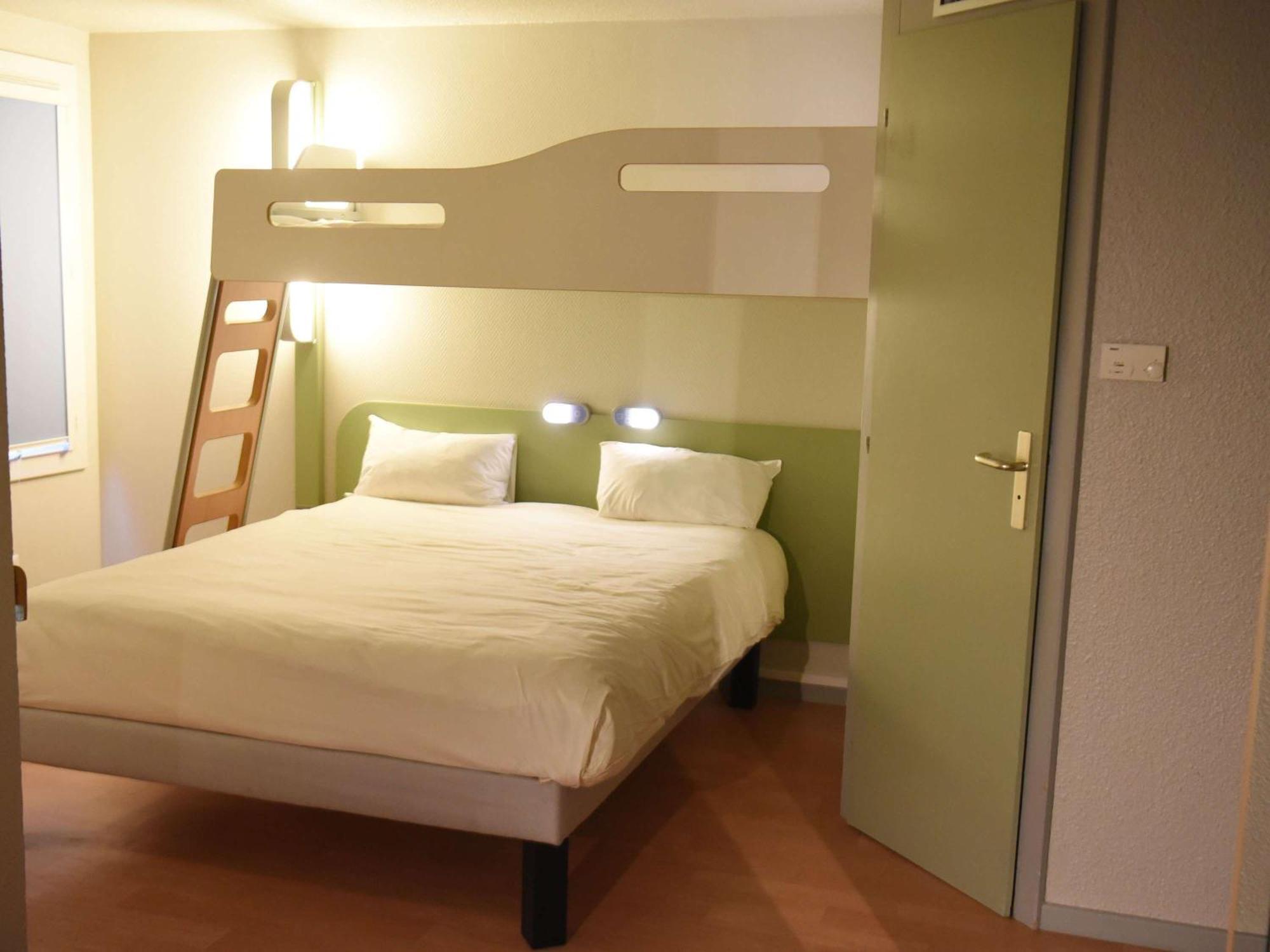 Hotel Ibis Budget Laval Bonchamp Les Laval Kültér fotó