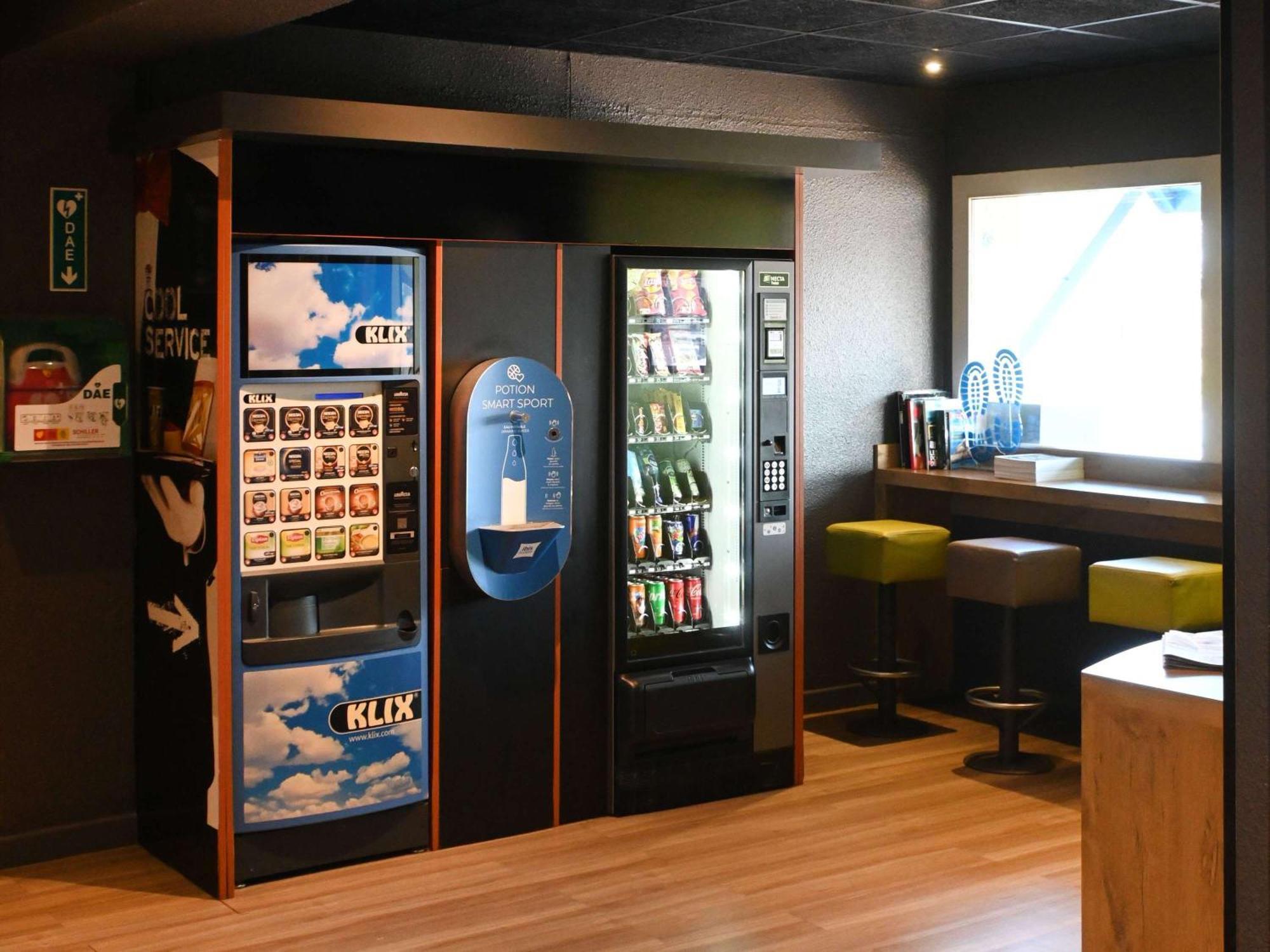 Hotel Ibis Budget Laval Bonchamp Les Laval Kültér fotó