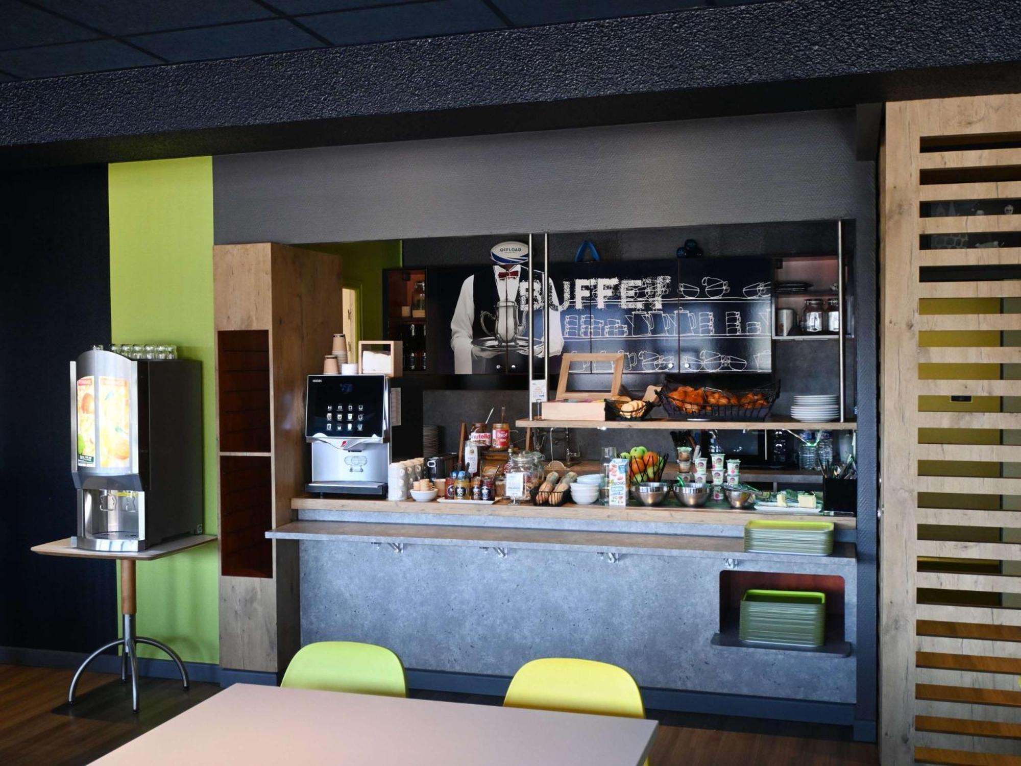 Hotel Ibis Budget Laval Bonchamp Les Laval Kültér fotó