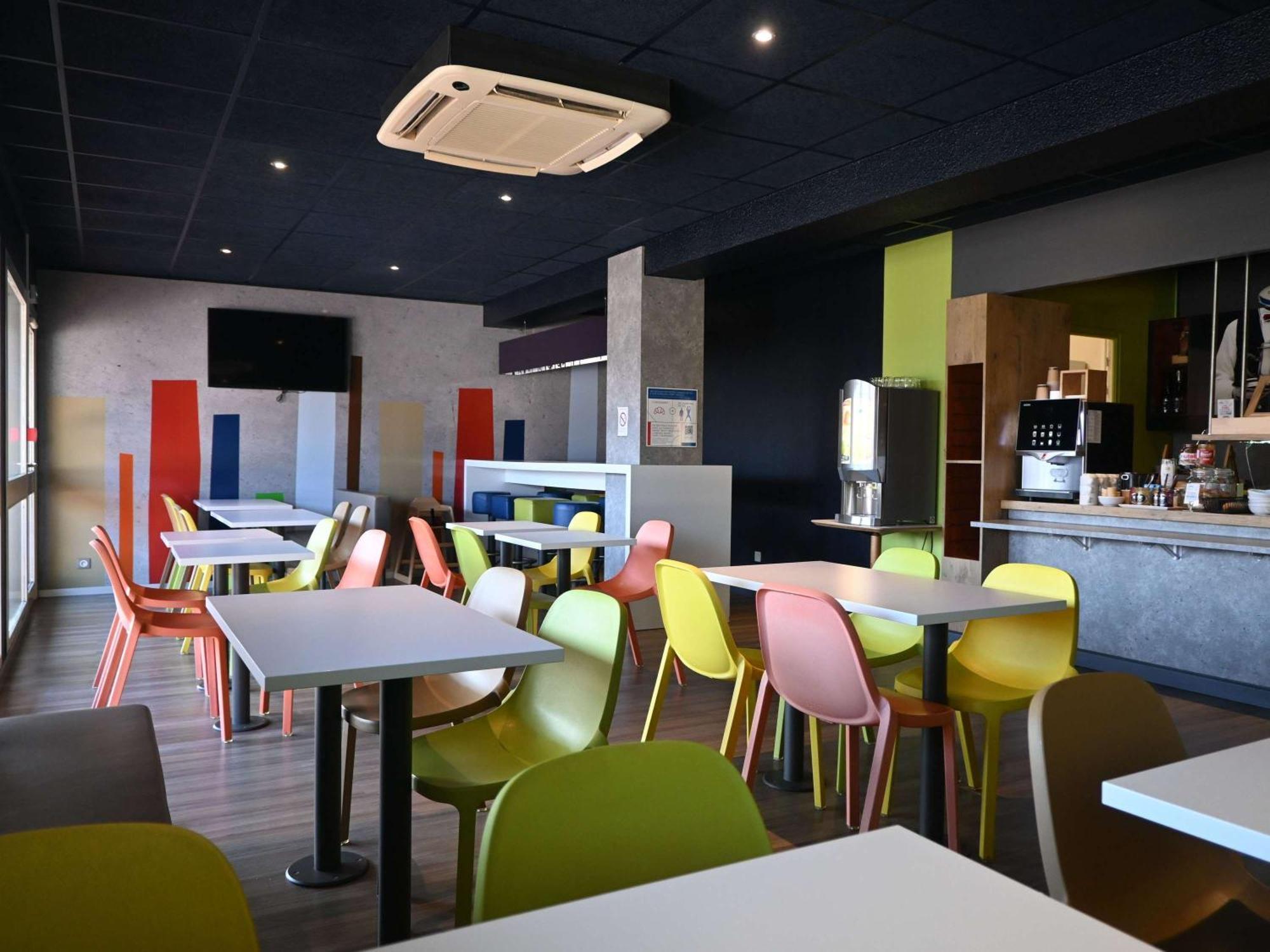 Hotel Ibis Budget Laval Bonchamp Les Laval Kültér fotó