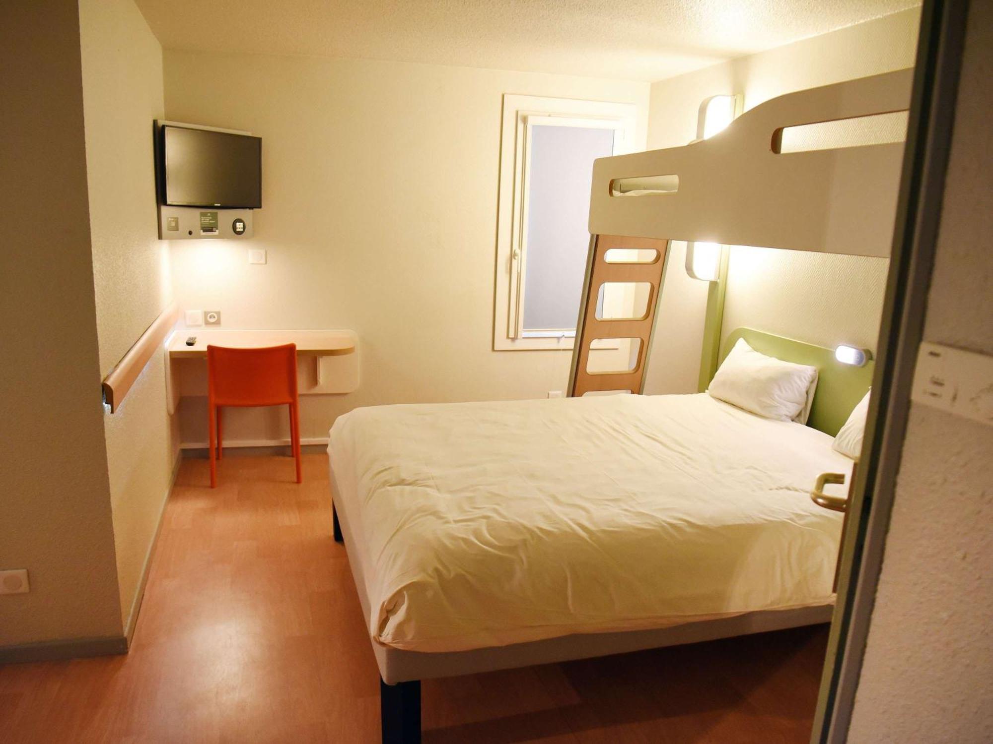 Hotel Ibis Budget Laval Bonchamp Les Laval Kültér fotó