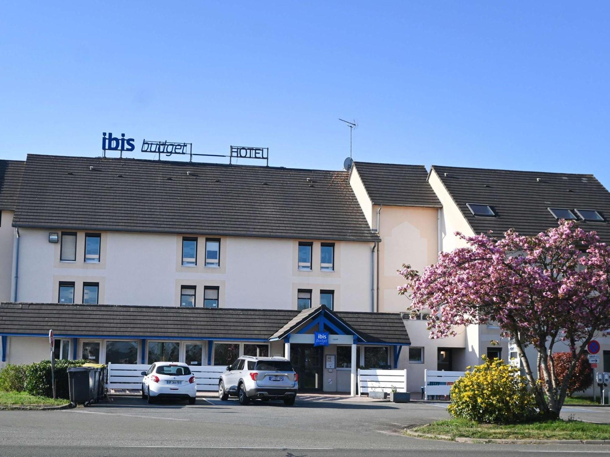 Hotel Ibis Budget Laval Bonchamp Les Laval Kültér fotó