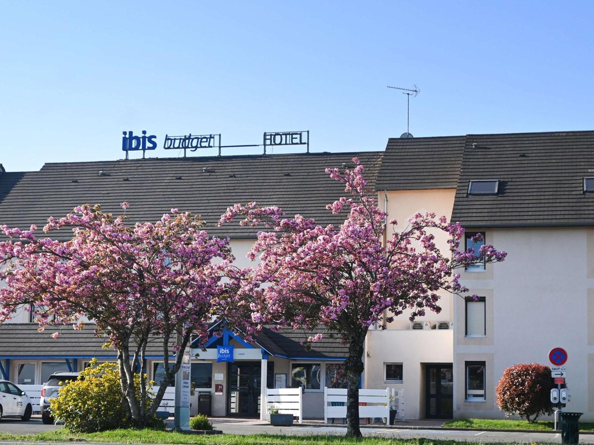 Hotel Ibis Budget Laval Bonchamp Les Laval Kültér fotó